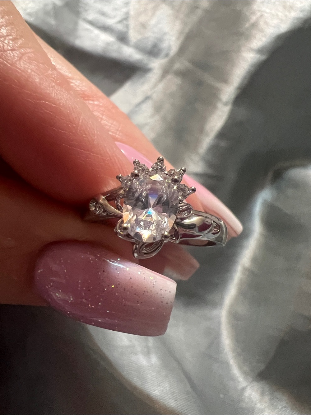 Stunning Oval Moissanite Tiara Crown Halo Ring - Size 8 Filigree Band
